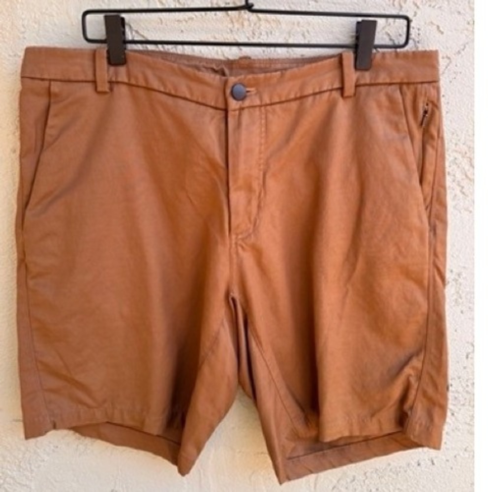 Lululemon Mens Camel Brown Commission Chino Shorts SZ 36 Minimalist Outdoor